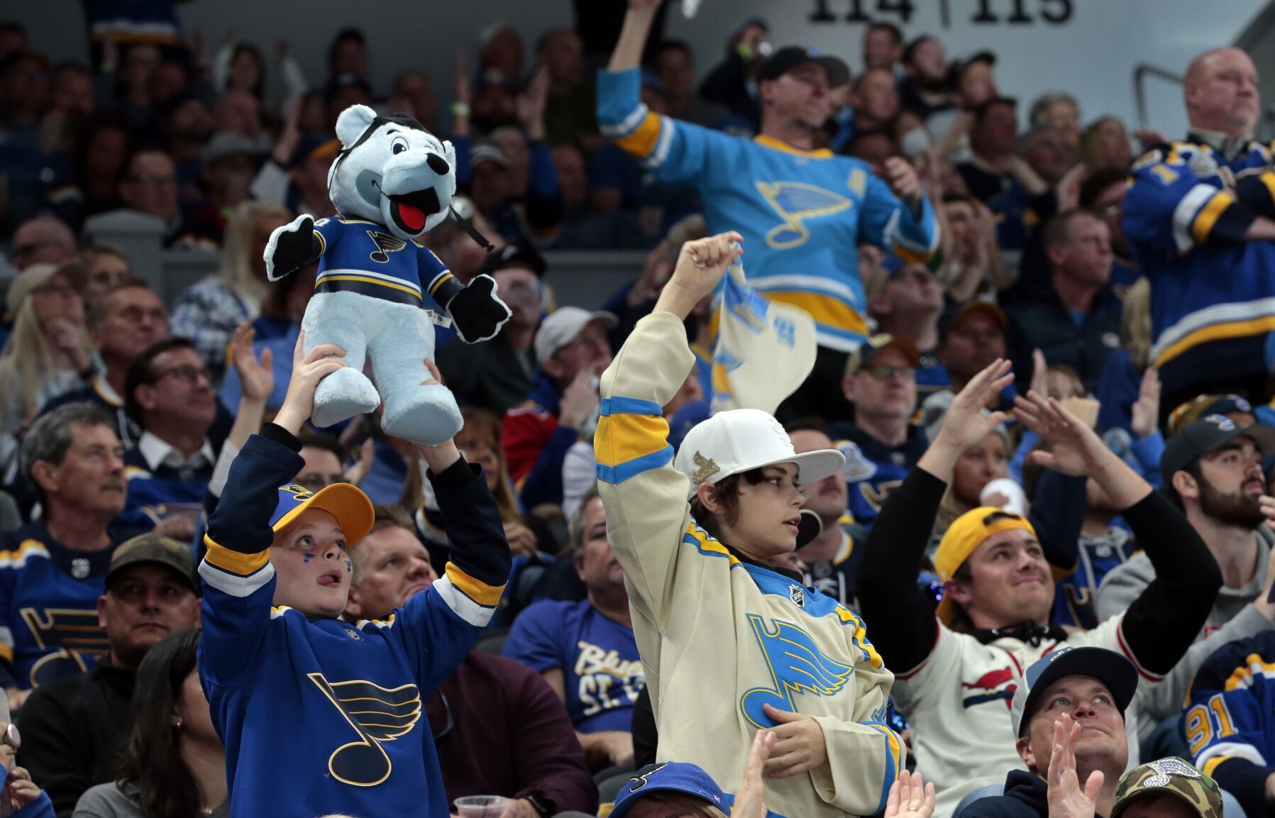 Avalanche take 3-1 series lead with 6-3 victory over Blues
